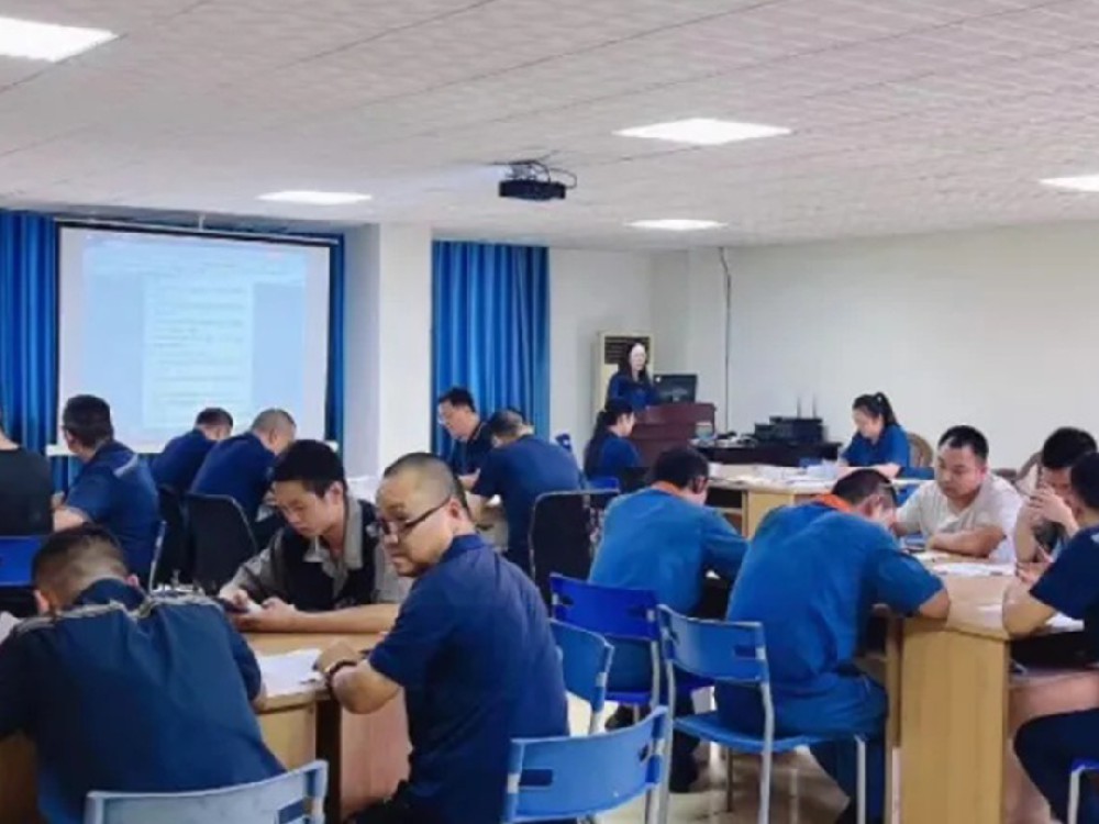 成都吉庆汽车服务中心9月安全生产和环境保护总结培训会