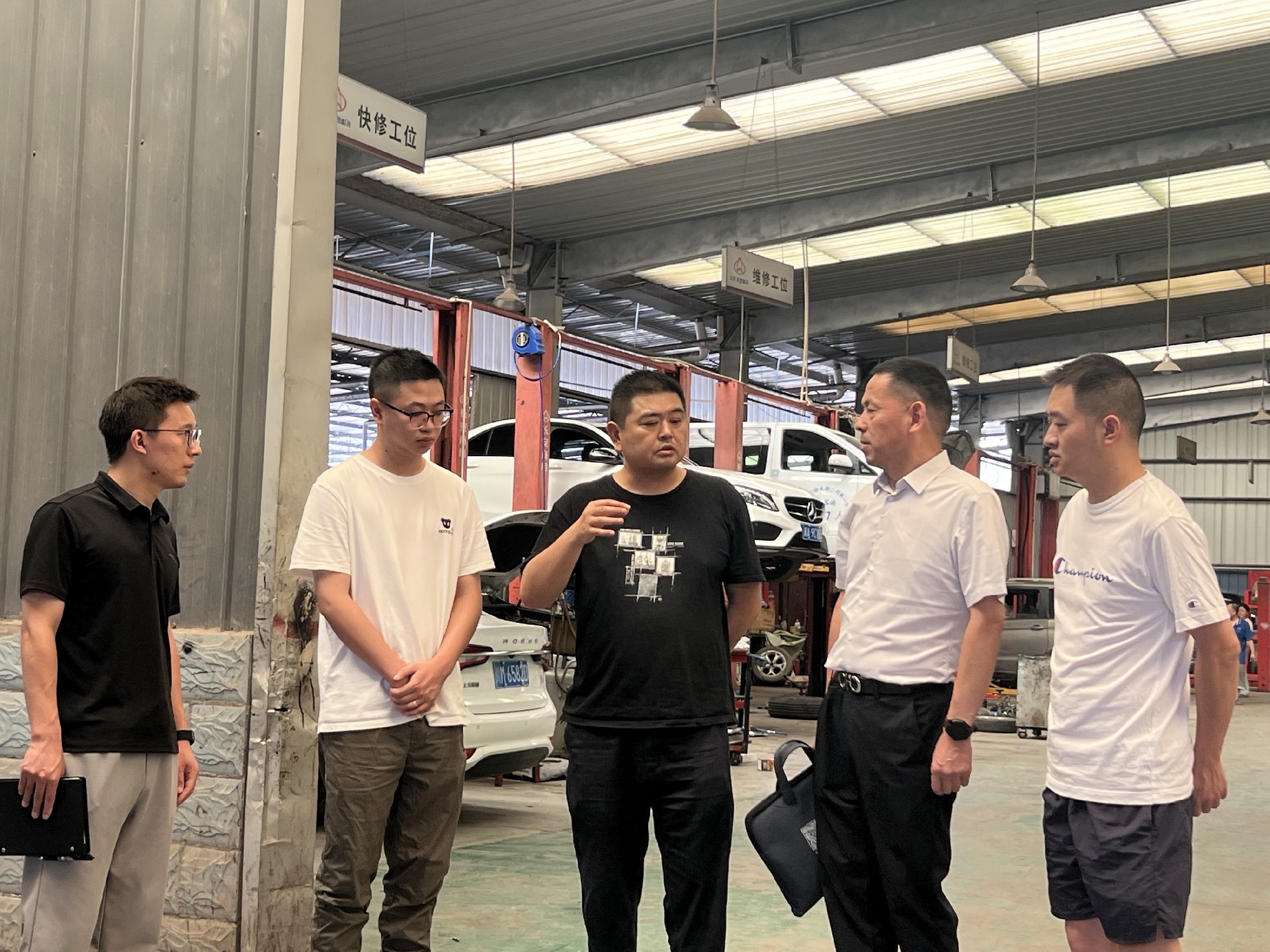 别再以为同行就是对手！成都吉庆汽车管总乐至之行，看懂汽修行业全新出路